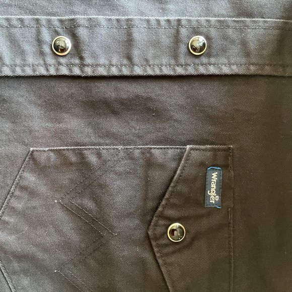 Wrangler Mens size Large western button-down shirt pearl snap black (see Flaw). - Picture 5 of 9
